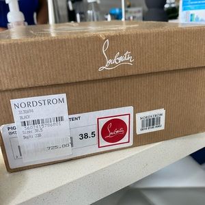 Never worn. Mint condition OBO